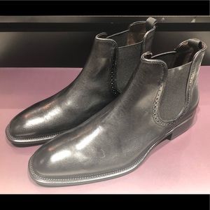 Men’s black leather Chelsea boots